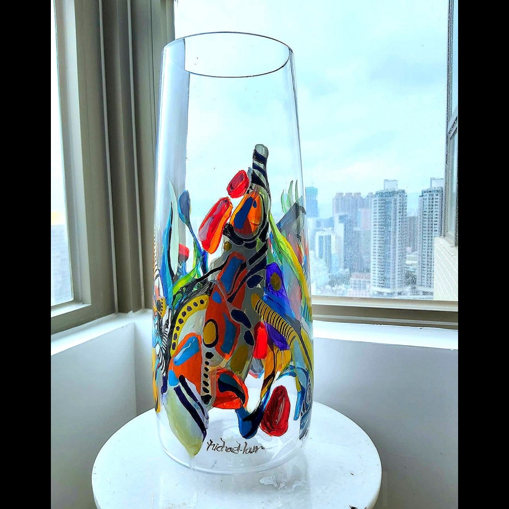 Varnish hand painted vase